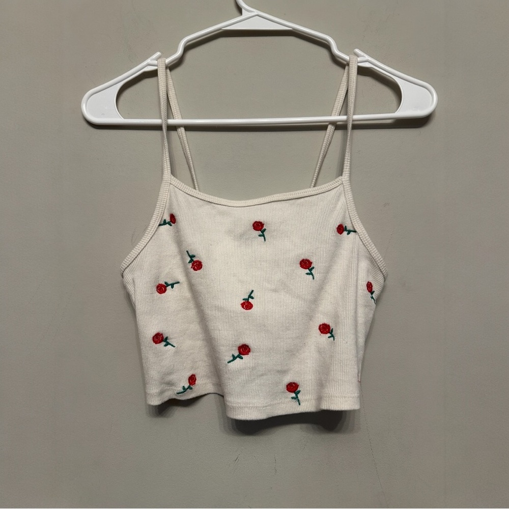 Vibe N’ Cream Crop Top with Red Roses Design Size XS